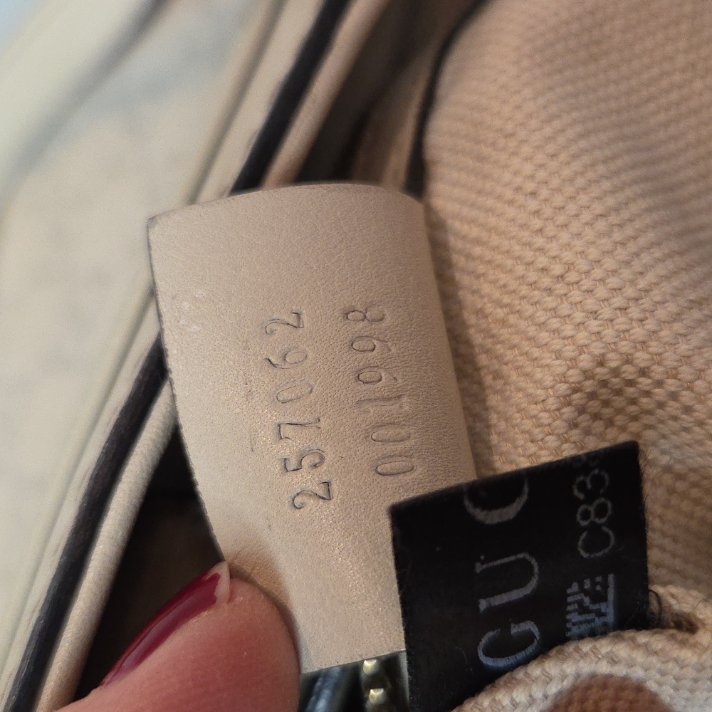 Gucci late 2000s rarely seen large cream GG-embossed & smooth leather tote bag - Picture 15 of 17